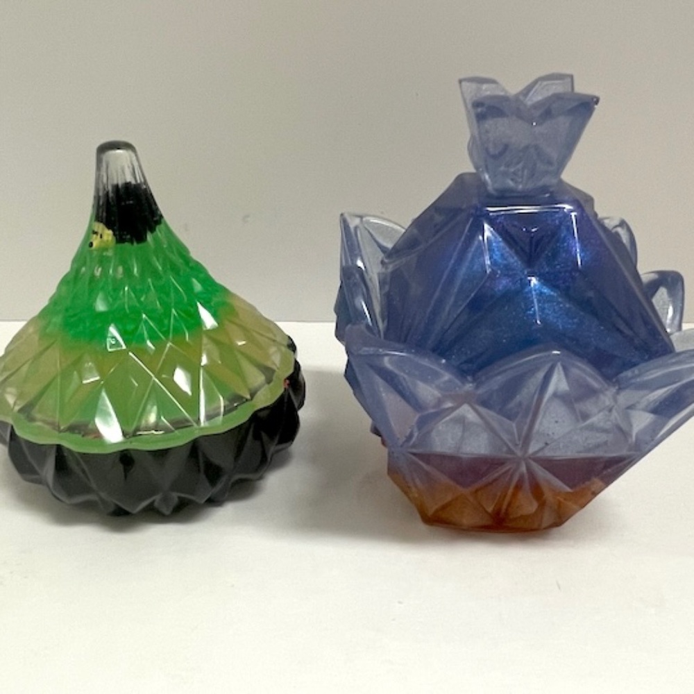 Hand Crafted Resin Glittering Trinket or Jewelry Jars with Lids B